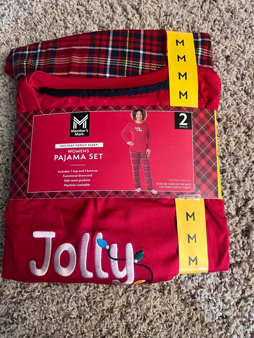 BRAND NEW Womenโs Medium Christmas Pajamas Set